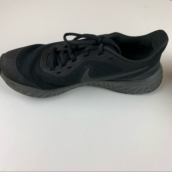 NIKE Revolution Running Shoes size 6 1/2Y - Picture 7 of 7